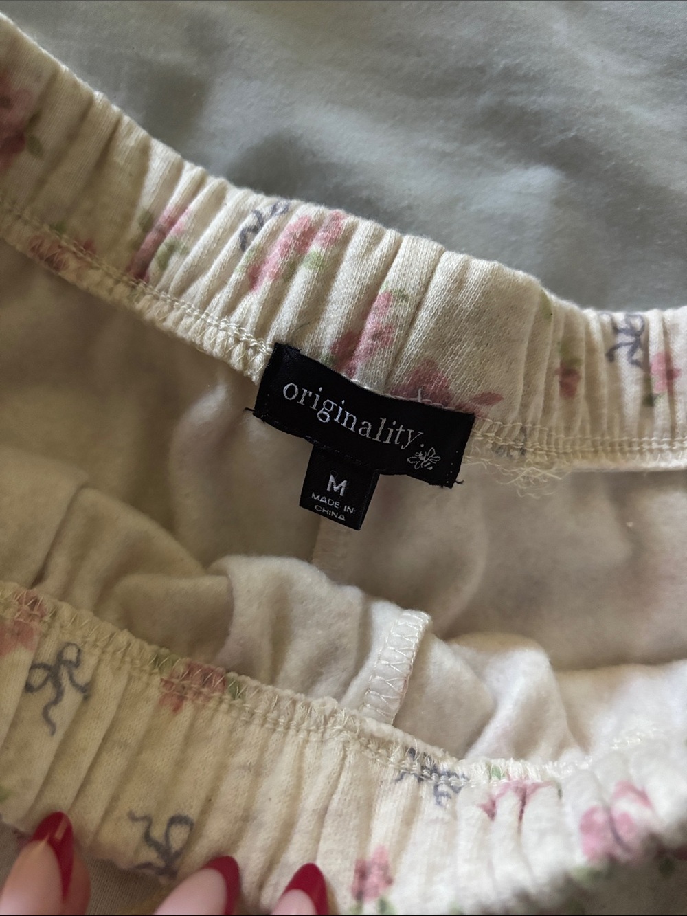 Floral Lace-Trim Shorts - Pink Cream - Picture 3 of 4